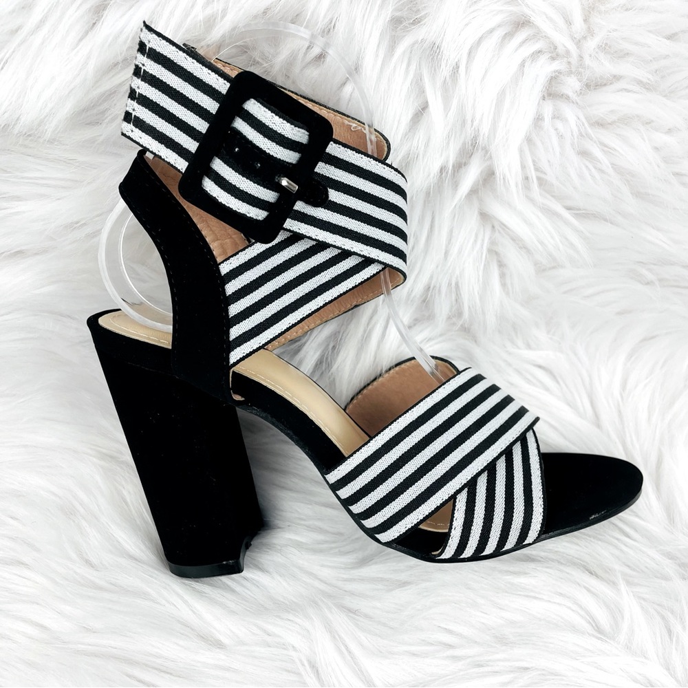 Women’s Stretch Canvas Chunky Heel Sandal With Buckle Size 39 (US 8.5)